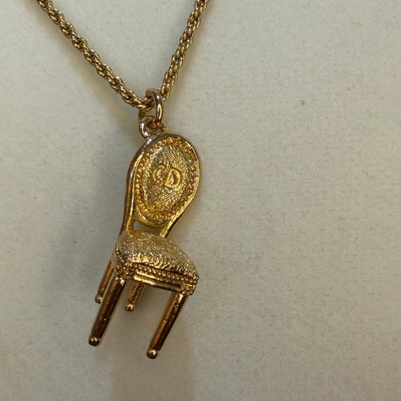 Dior Necklace Chair Pendant Motif - Picture 3 of 7